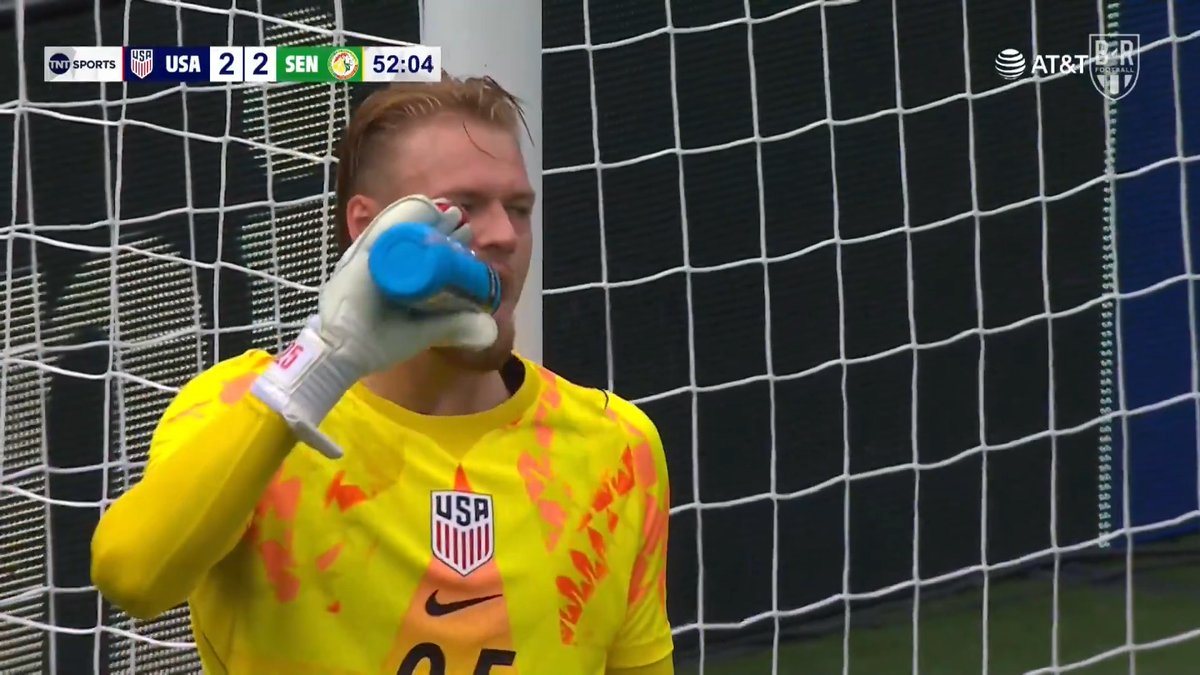 Chris Brady with a big mistake just seven minutes into his USMNT debut 🫠