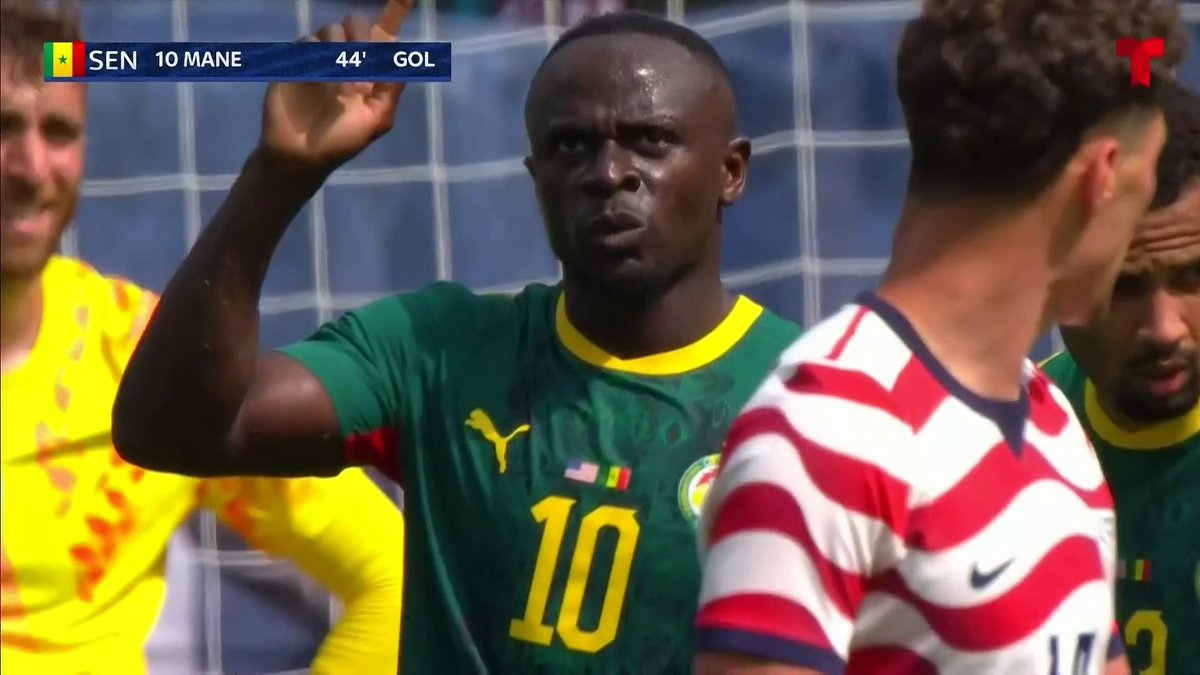 You can’t lose possession here if you are A. Robinson Ream has to step sooner. Much sooner #USMNT