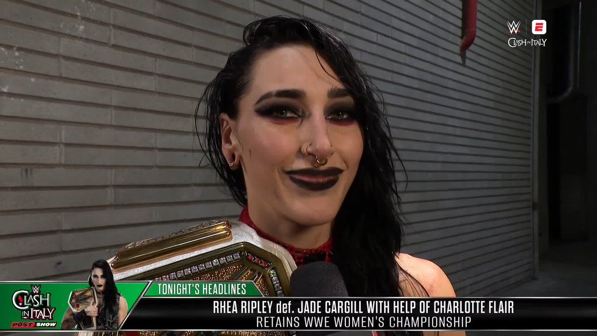 .RheaRipley_WWE speaks some Italian to the Turin fans! 🇮🇹