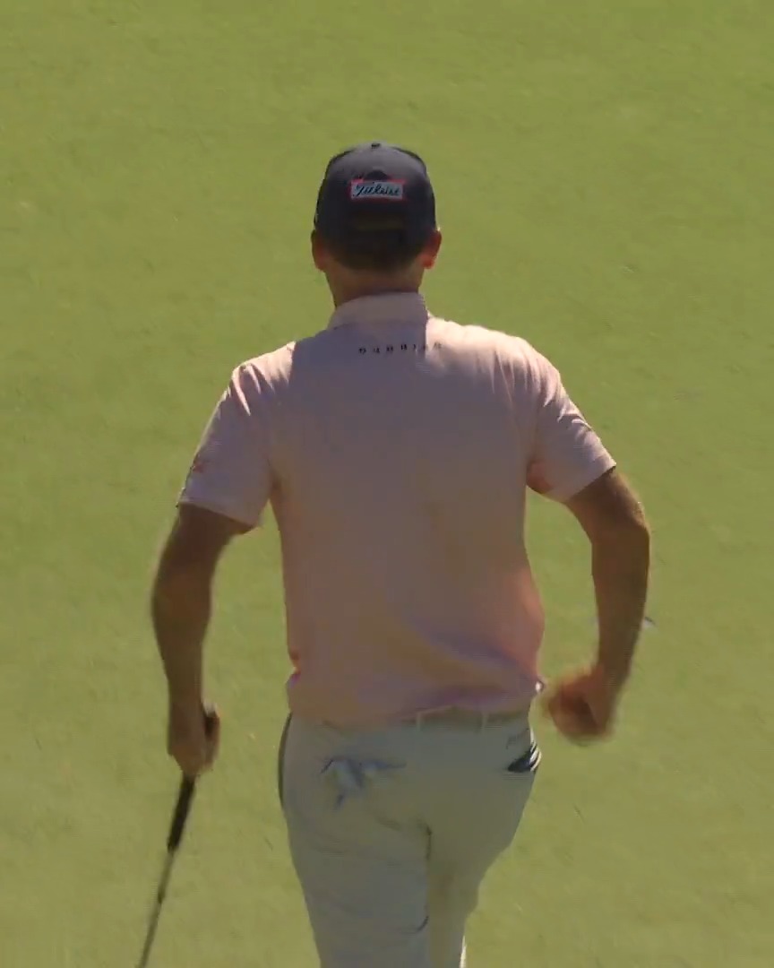 Three straight birdies to tie the lead 🔥 Russell Henley is in the clubhouse at 12-under. 📺 CBS