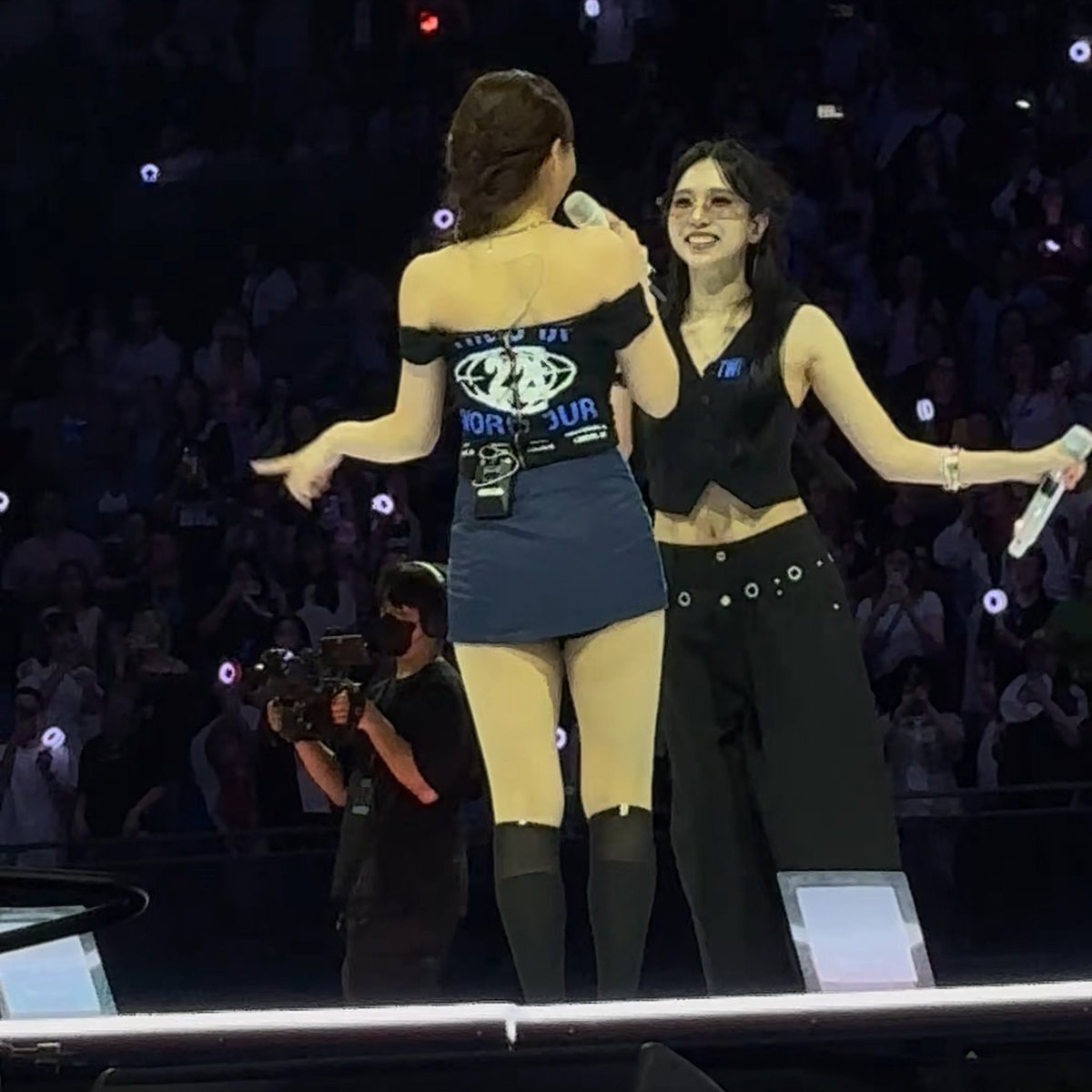 Mina running across the stage to do the MiNayeon LIKE OOH-AHH pose with Nayeon 🥹
