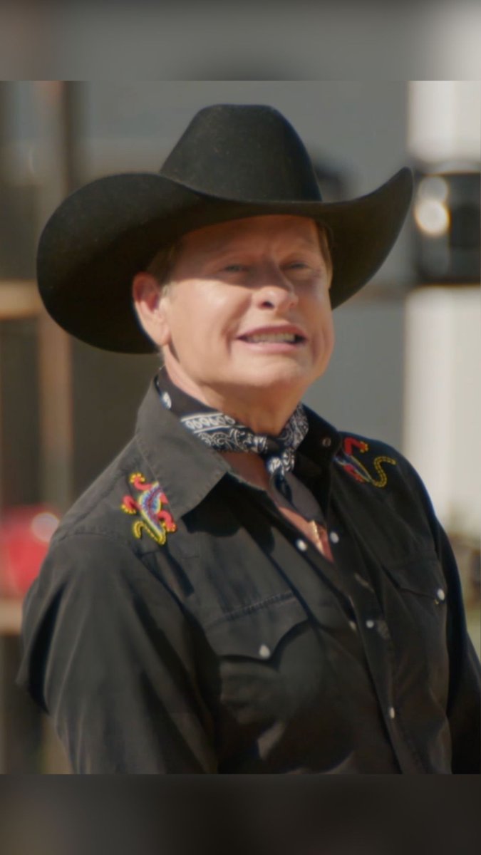 In honor of being half way through the BBQ Brawl competition, tomorrow's challenge is all about food you eat at halftime! (Edith, you got this!!) Watch a new episode of #BBQBrawl tomorrow at 9|8c.