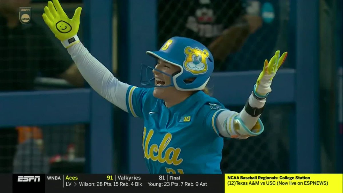 RAMSEY SUAREZ PINCH HIT BOMB 💣 #WCWS x 🎥 ESPN / UCLA Softball