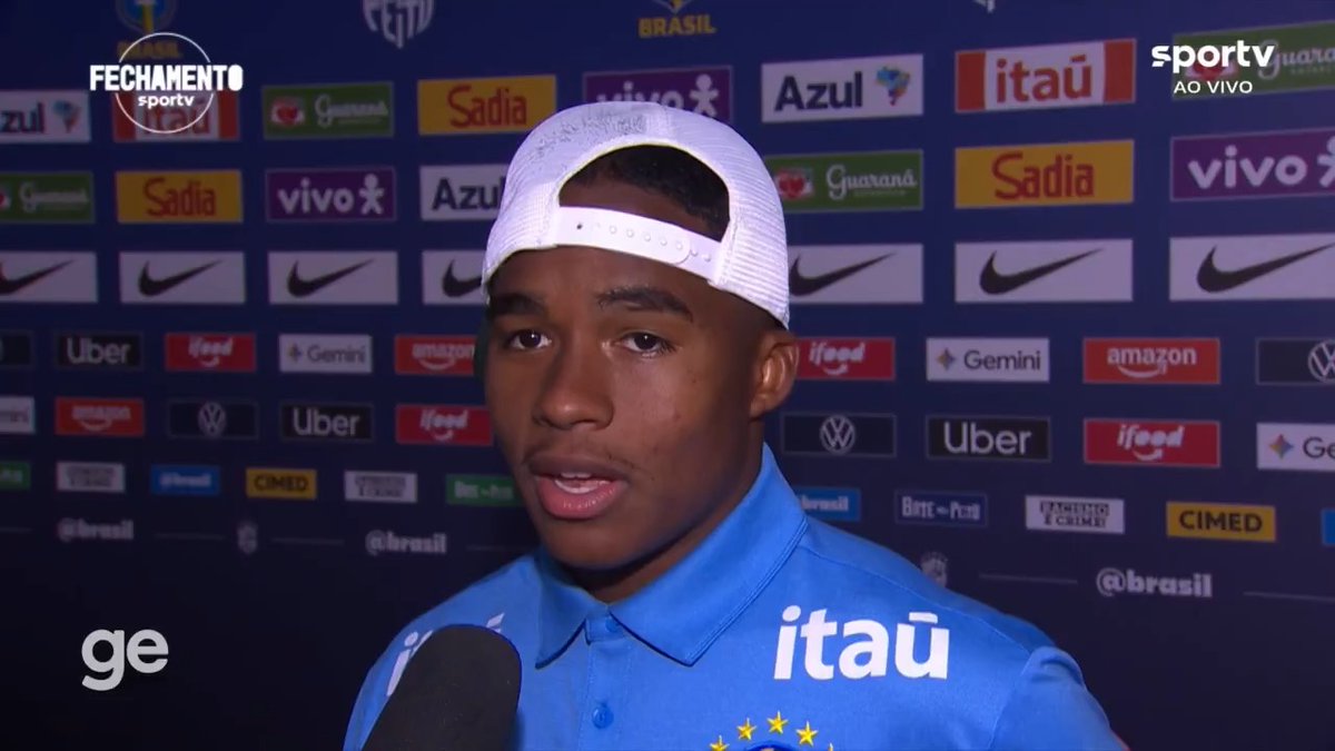 “Eu tive a minha oportunidade (de gol), não fiz, mas graças a Deus o placar estava elástico.” “Ver a torcida cantando a canção do Rayan, exaltando o Igor Thiago, o Vini… Foi muito importante essa nossa vinda pra cá.” 🎙️ Endrick. 🎥 sportv | ge