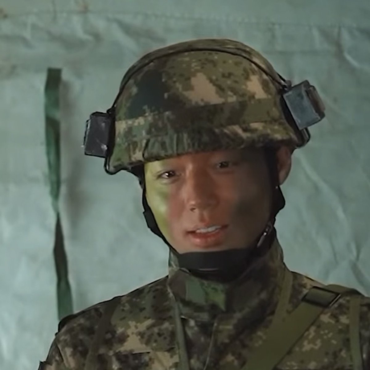 윤동현 병장님 비하인드에 꼬질강아 나와 🐾