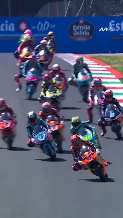 Mugello + #Moto3 always deliver crazy last laps 🤯 But it was the rookie Brian Uriarte who kept it cool for his first win 🔥 #ItalianGP 🇮🇹