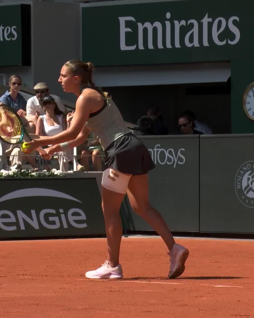Chwalinska making moves! #RolandGarros