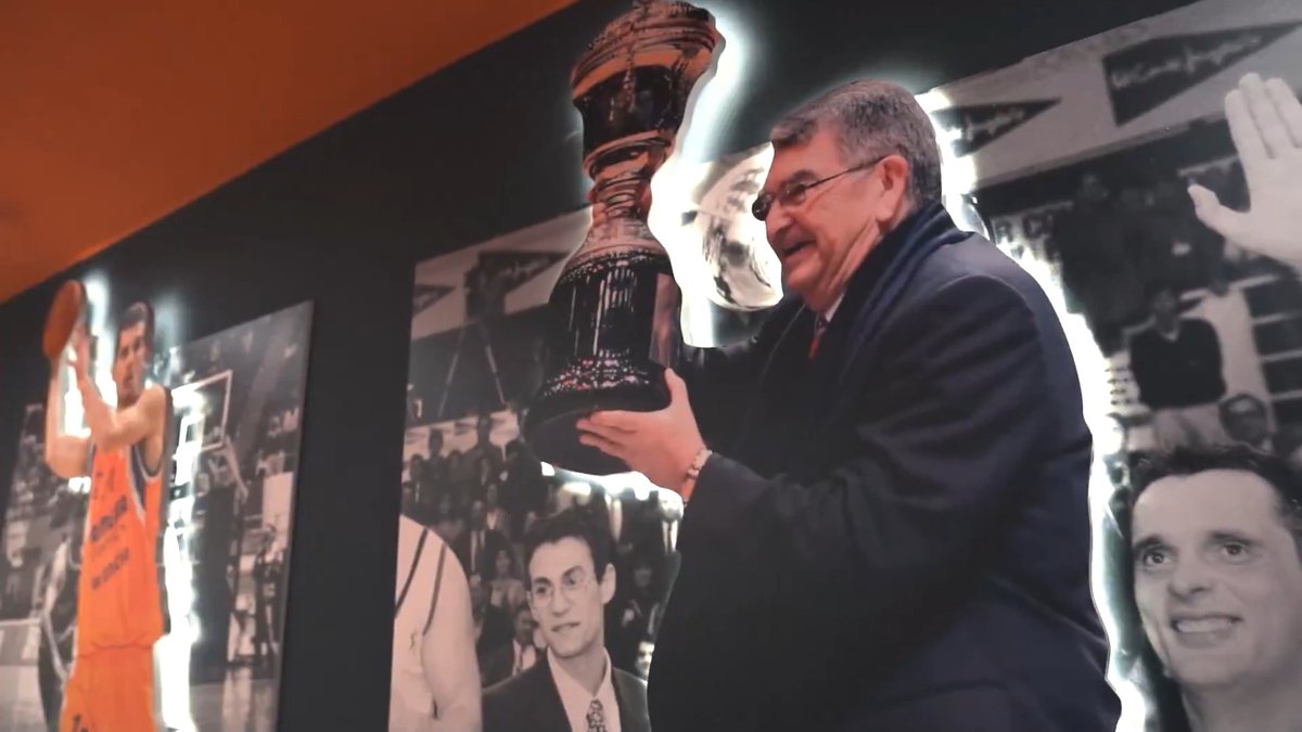 𝐌𝐮𝐬𝐞𝐨 &amp; 𝐓𝐨𝐮𝐫 🧡 Estos días habéis ido conociendo un poco más de nuestro nuevo museo Además, podréis hacer un Tour para conocer un poco más de Roig Arena, con lugares tan íntimos como el pasillo de leyendas o los vestuarios, donde 𝘳𝘦𝘪𝘯𝘢 l'esperit taronja 😍