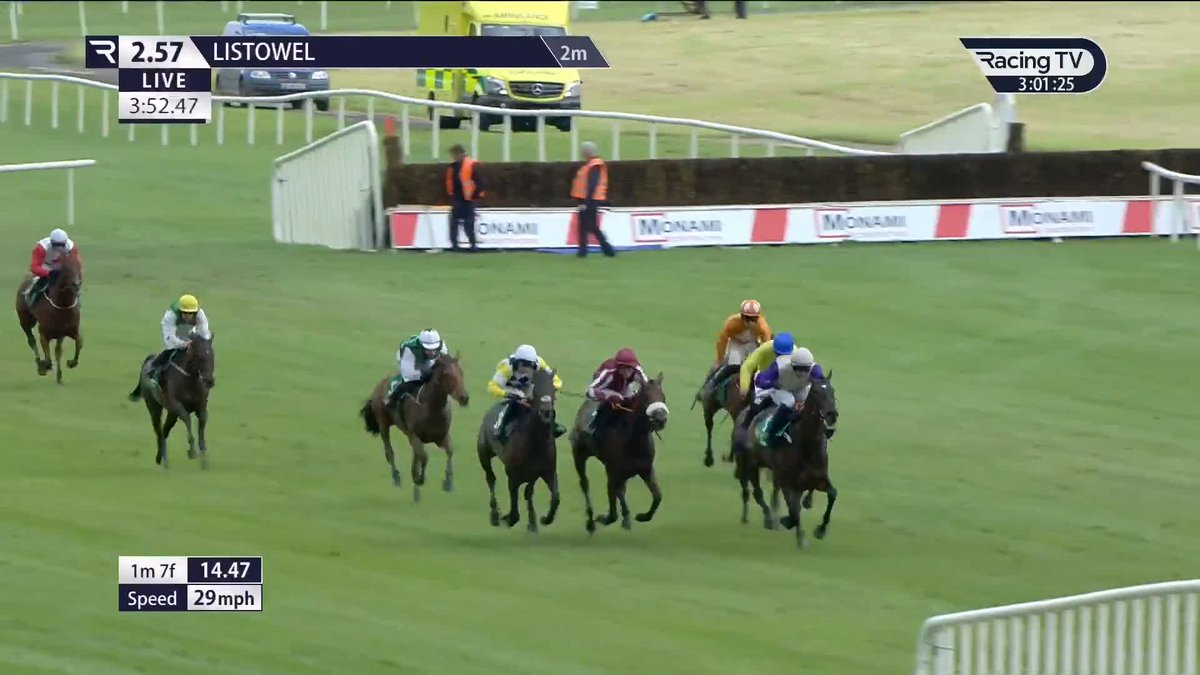SPY 🕵️‍♂️ The 7yo gets up late under Philip Byrnes to mug long-time leader Becasse in the 2m handicap hurdle. Racing TV