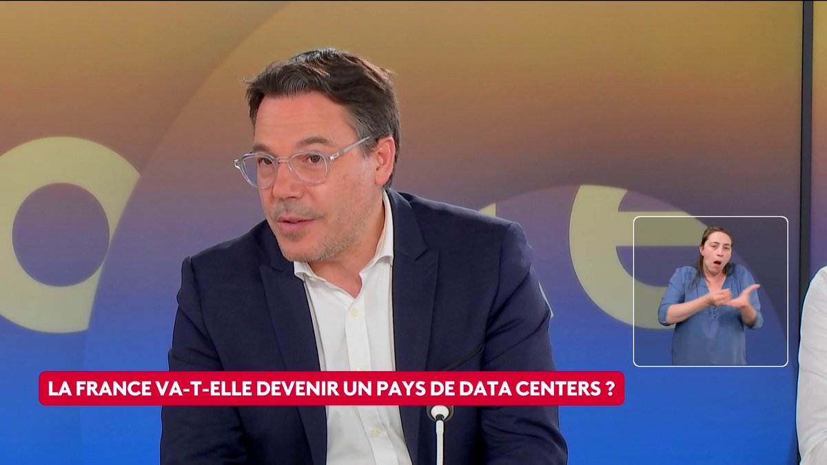 🔴 🗣️ "Il rame Emmanuel Macron depuis sa dissolution ratée, pour montrer qu'il y a un bilan", constate notre éditorialiste politique Yaël Goosz. Au sommet Choose France, le président annonce 93 milliards d’euros d’investissements étrangers. #CestTouteLaQuestion #Canal16