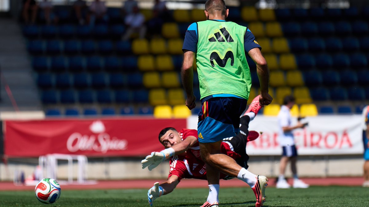 📢 ¡Llegó! ¡Ya está aquí! Sí, es el ya mítico 𝗚𝗢𝗟𝗘𝗦 𝗬 𝗣𝗔𝗥𝗔𝗗𝗔𝗦. Pero ojo, que hay mucha clase en estos 72 segundos. #VamosEspaña | #CopaMundialFIFA