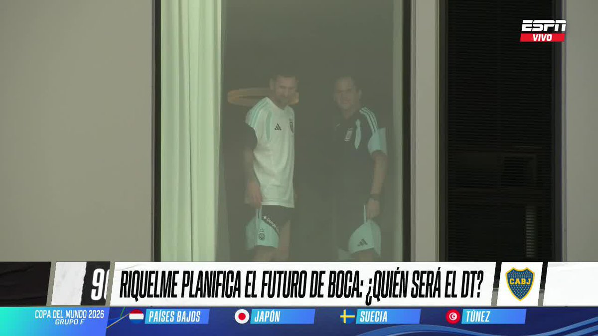الأسطورة ليو ميسي في مقر التدريبات