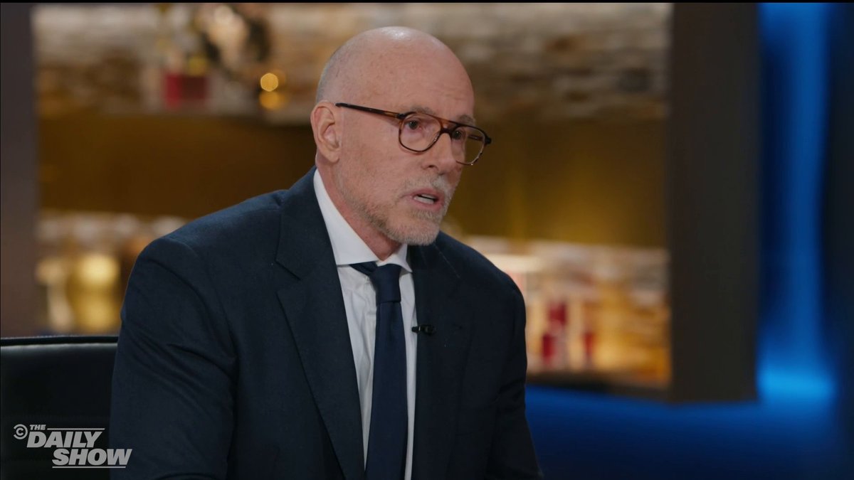 NYU Professor Scott Galloway (Scott Galloway) describes how politicians have dropped the ball on appealing to young men in America and how Democrats can work to regain their trust
