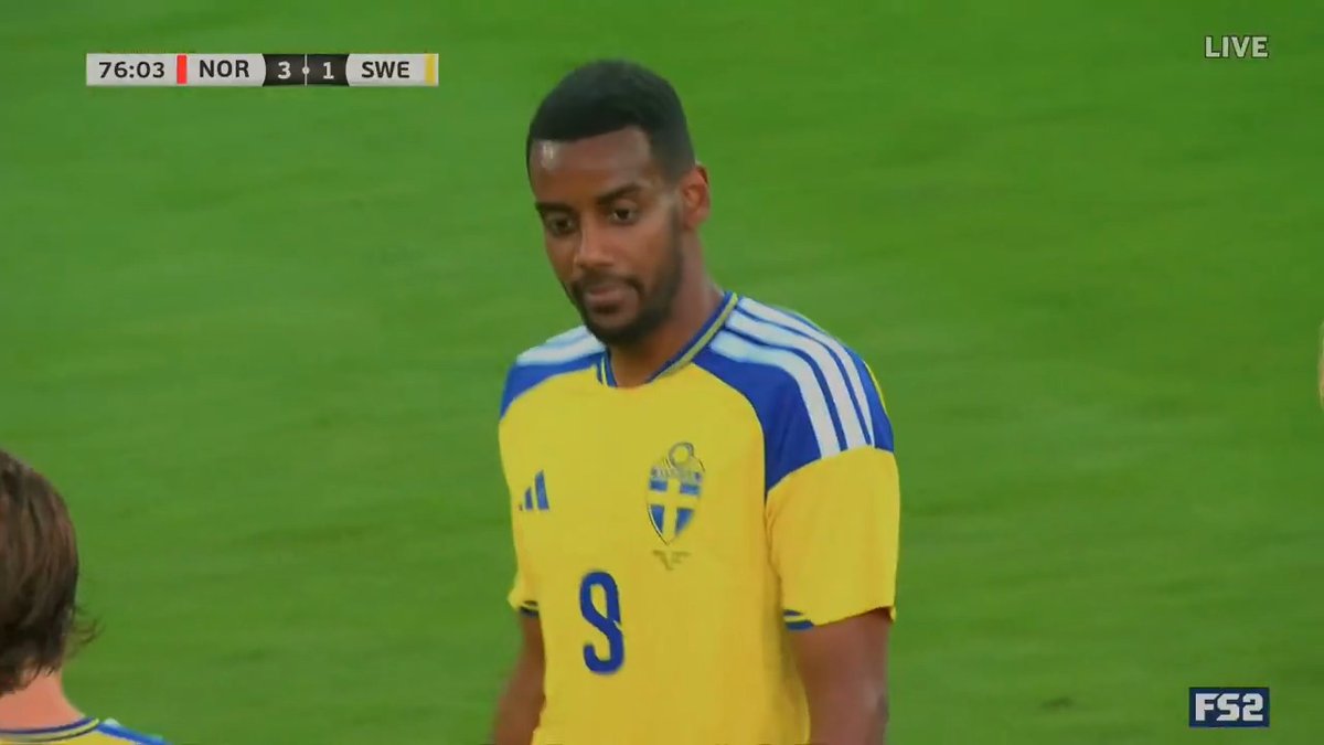 Alexander Isak pulls one back for Sweden 🇸🇪
