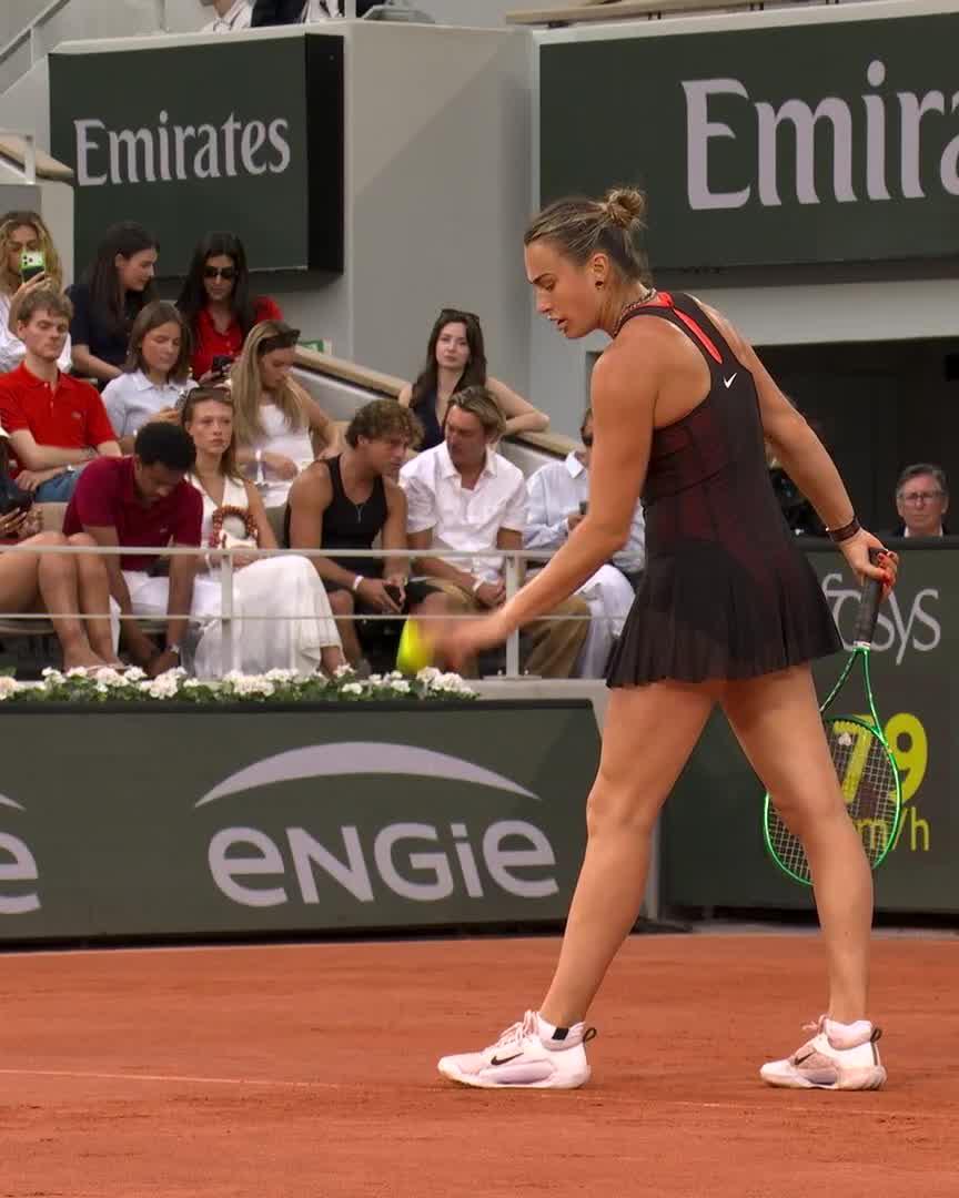 Naomi Osaka with the better start 💪 #RolandGarros