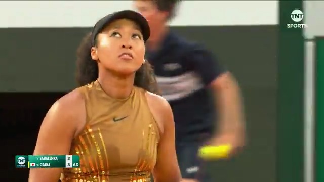 No. 16 Naomi Osaka and No. 1 Aryna Sabalenka locked into a back-and-forth BATTLE right now 🔥