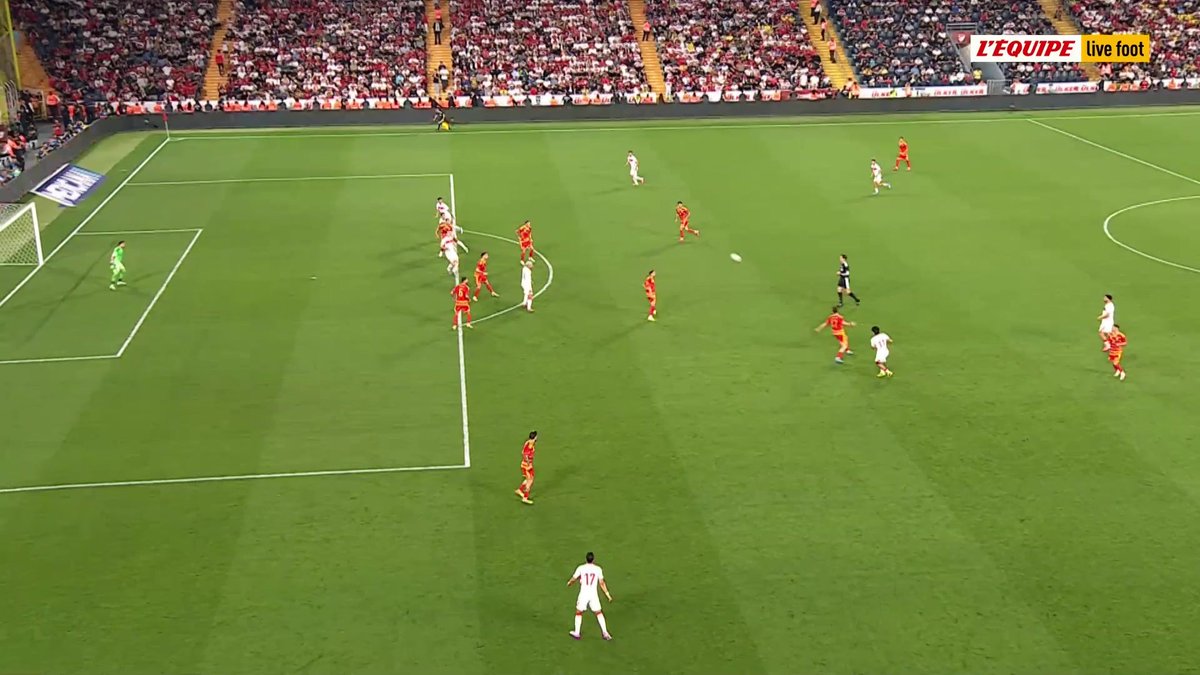 🇹🇷 - 🇲🇰 Quel service délicieux de Can Uzun pour Deniz Gül ! Suivez le match en direct sur L'Équipe live foot #lequipeFOOT