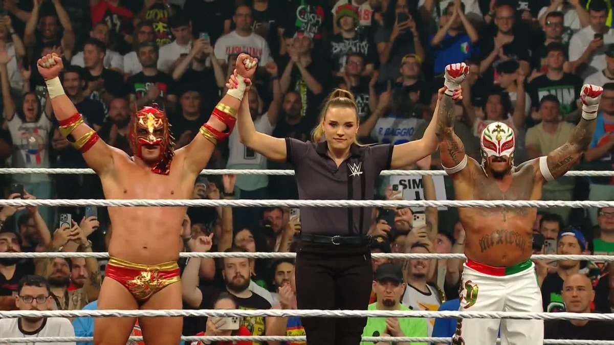 Rey Mysterio and Dragon Lee pick up the WIN! 😤 ♛Rey Mysterio❔ | Dragon Lee