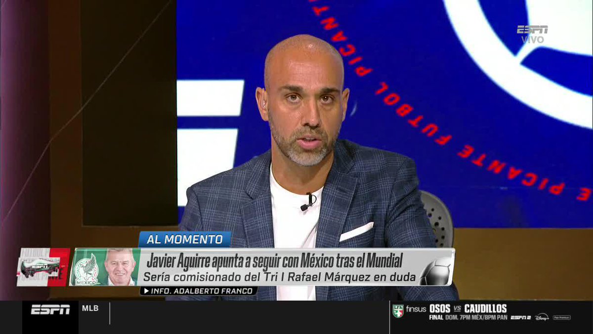 ¿AGUIRRE SEGUIRÁ CON MÉXICO TRAS EL MUNDIAL? 🤔 🇲🇽 👀 Adal Franco informa que continuará y que hay dudas sobre Rafa Márquez. ¿Efraín Juárez es el plan B? Disfruta FutbolPicante x ESPN y #DisneyPlus Premium.