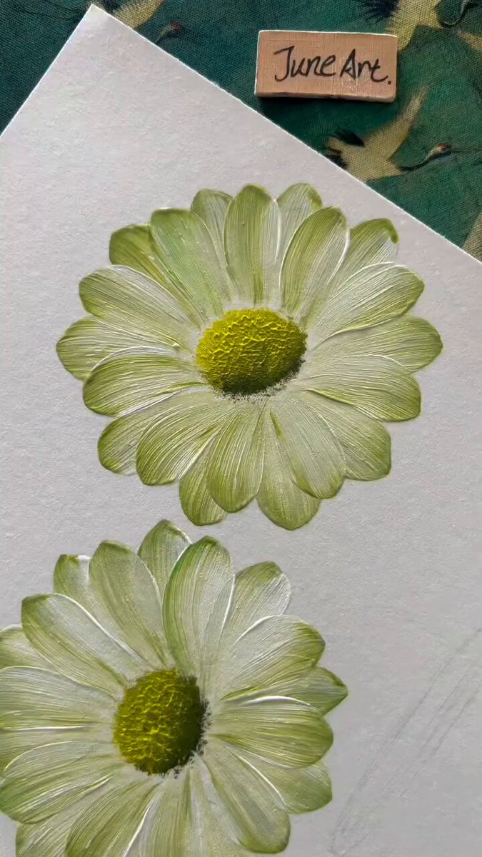 Every petal starts with a single brushstroke. Patience, creativity, and a little bit of magic turn a blank canvas into something beautiful. 🎨✨