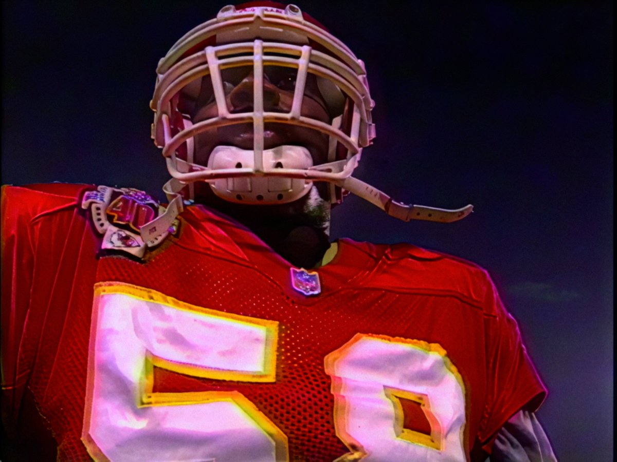 1999: Derrick Thomas, Tony Gonzalez and Pete Stoyanovich lead the Chiefs to victory over the Vikings on SNF