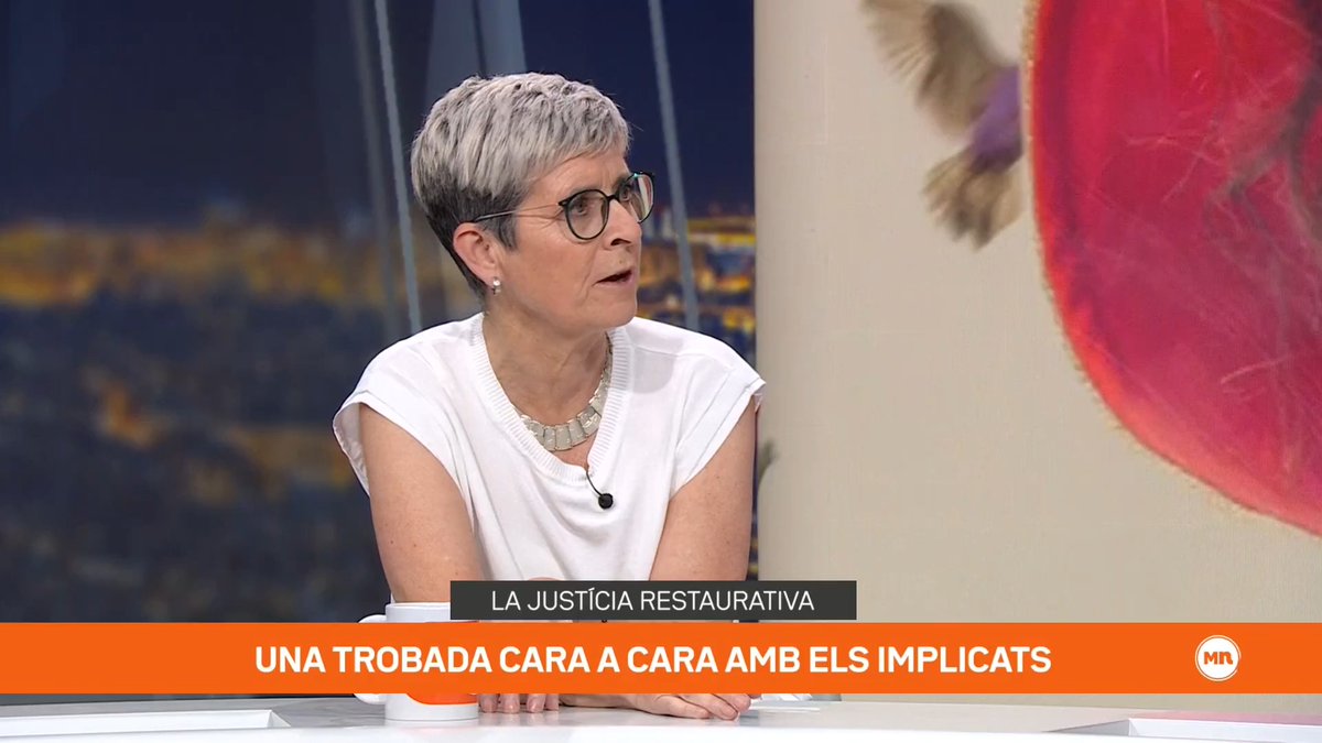 "Una de les preguntes més repetides és 'per què m'ha passat a mi'". Carme Guil, magistrada i presidenta a Espanya del Grup Europeu de Mediació, explica que la justícia restaurativa busca un espai on les víctimes puguin expressar-se #MésNit3Cat