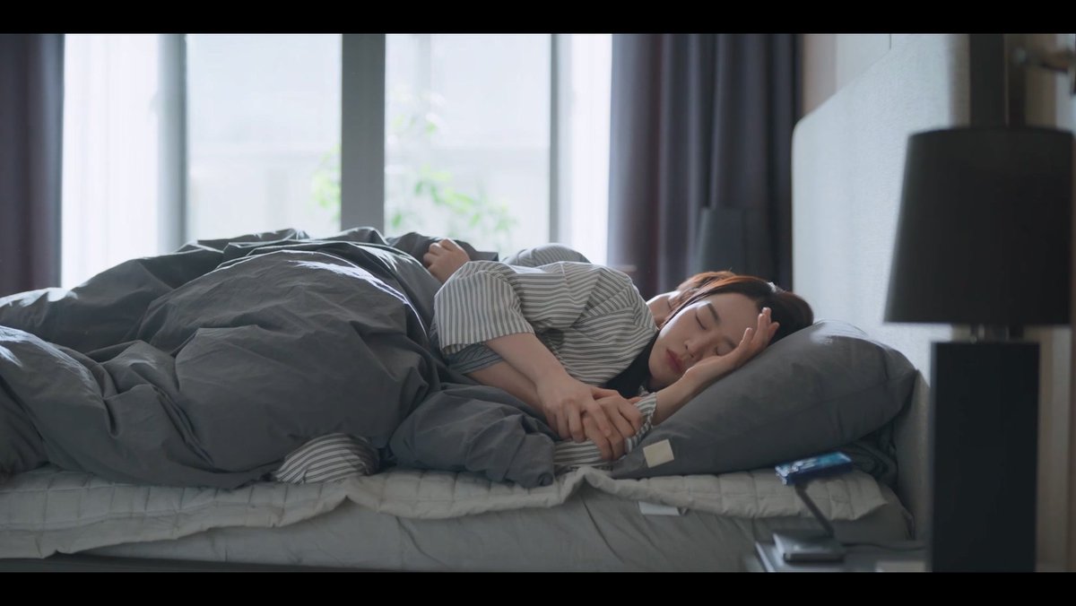#FilingForLove ซีรีส์รอมคอมที่จริงใจ ไม่มีพล็อตเจอกันตอนเด็ก พระนางคบกันก็คุยกันด้วยเหตุผล ไม่มีดราม่าเข้าใจผิดแบบไร้สาระ และได้เห็นเค้าลองใช้ชีวิตคู่ด้วยกัน เพราะนางเอกมีปมเรื่องครอบครัว อยากค่อยเป็นค่อยไปเรื่องแต่งงาน นี่ล่ะความรักวัยผู้ใหญ่🫶🏻