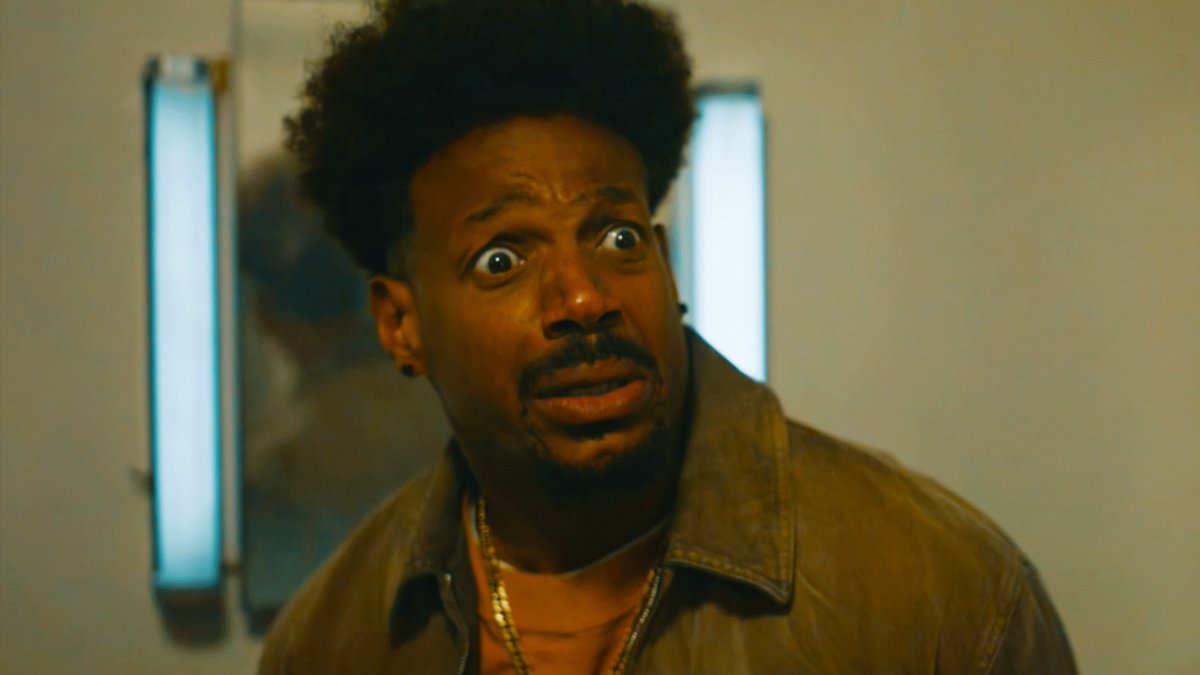 Watch the final trailer for Scary Movie, the latest installment in the comedic horror series starring Marlon and Shawn Wayans, Anna Faris, and Regina Hall. In theaters on June 5.