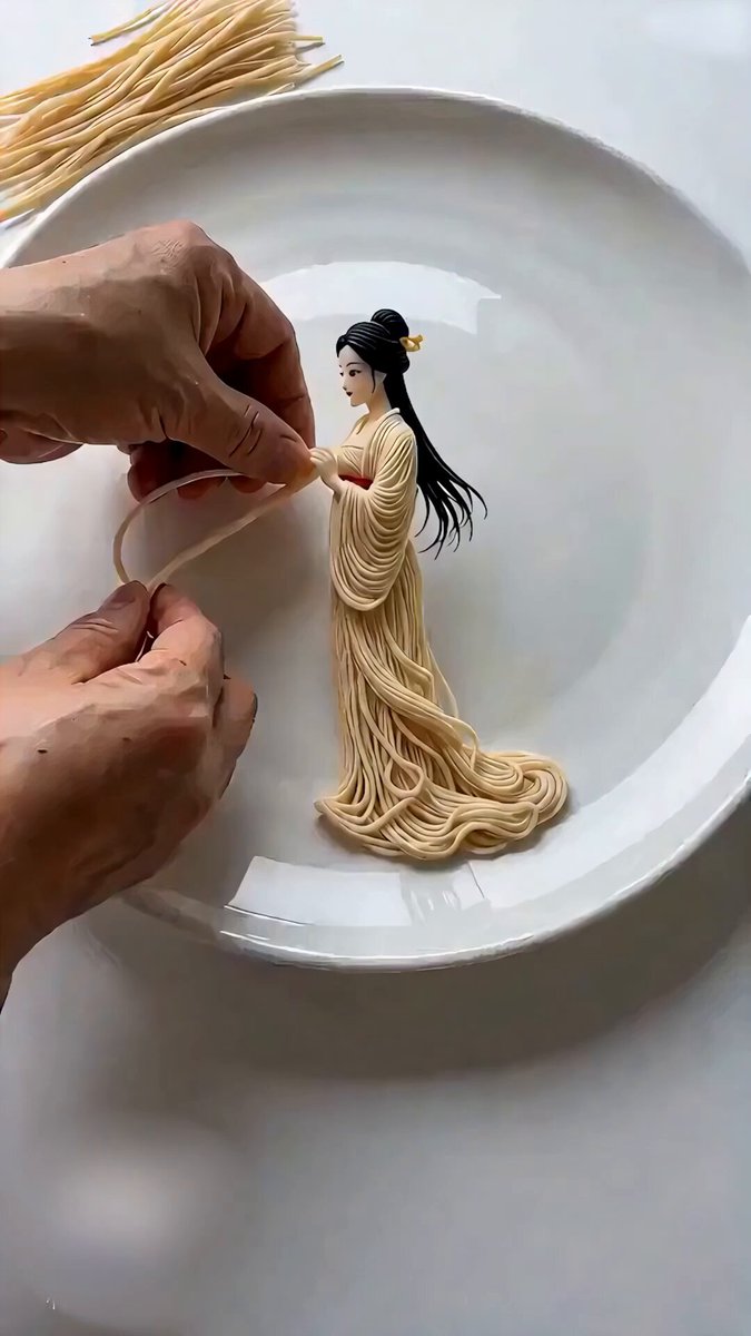 Make a incredible art from noodles
