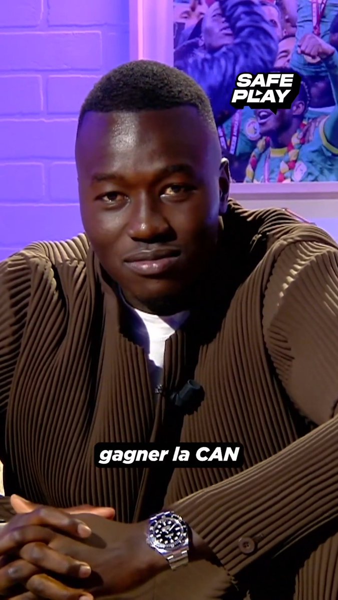 "Je préfère gagner la CAN qu’être demi-finaliste de Coupe du Monde !" 🏆🇸🇳 Pape Gueye lâche ses vérités en compagnie de Nico 🧢, Omar da Fonseca et Adio Lala dans #SafePlay ! L'épisode complet est dispo sur YouTube