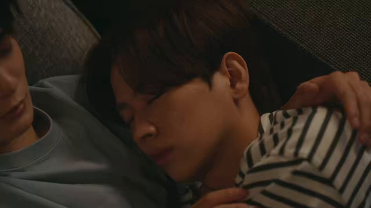 im SUCH a sucker for cuddling scenes omg the way ryo was patting zen to sleep with his hand on his back and head im 😭😭😭 and zen constantly trying to fight back is just like a cat hissing it’s the cutest thing ever omg