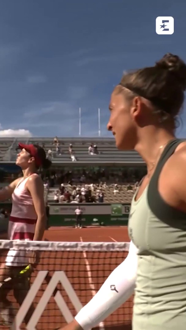 VOLIAMO ANCORAAAA 🚀🇮🇹 Sara Errani e Andrea Vavassori accedono in semifinale nel doppio misto: decisiva la vittoria in meno di un’ora contro la coppia Danilina/Tracy ✅ #Tennis #RolandGarros #Errani #Vavassori
