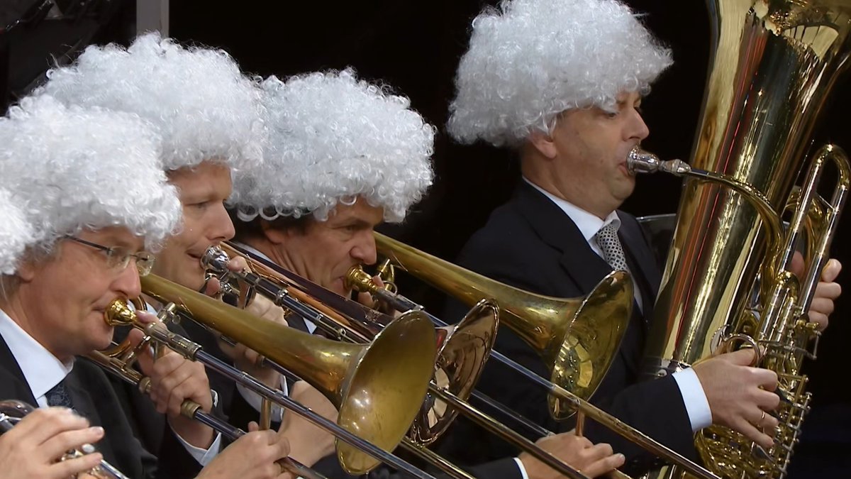 A birthday with Pomp and Circumstance: Sir Simon Rattle conducts Edward Elgar’s famous march at the Waldbühne in 2018.