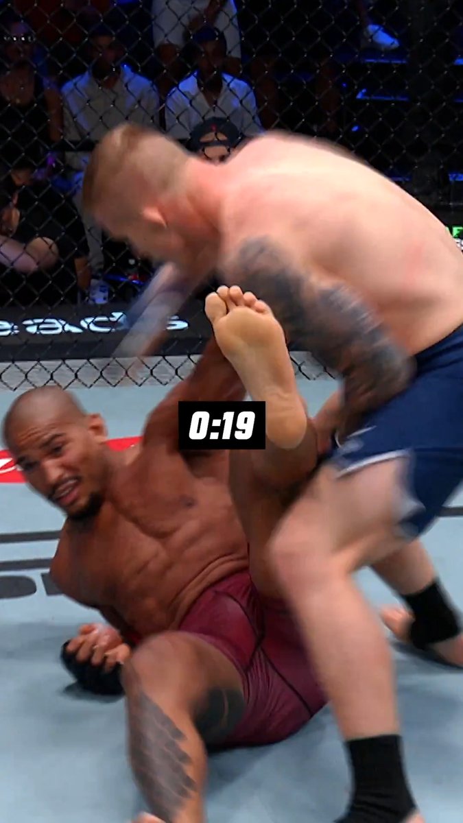 ⏰ 20 SECONDS ⏰ #UFCVegas118 That's all IWOUFC98 needed to earn a UFC contract!