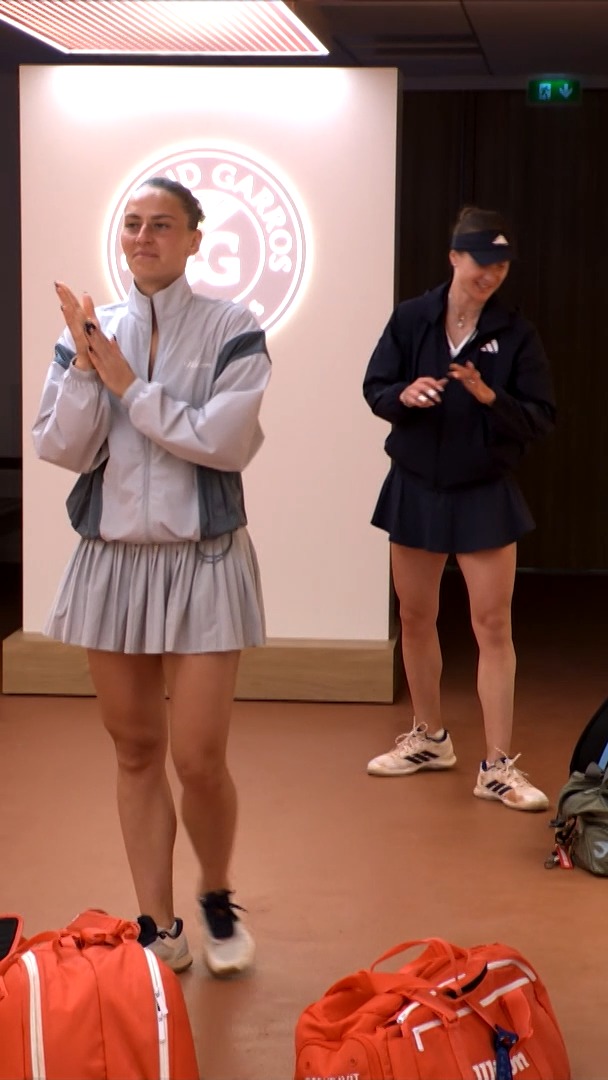 Marta Kostyuk and Elina Svitolina were bringing good vibes ahead of their quarter-final match🧡