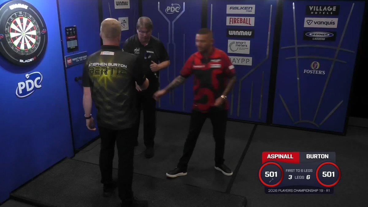 BURTON KO'S ASPINALL! 🤯 Stephen Burton is through to round two of #PC19, as Bertie pins a timely break of throw in the leg before and beats Nathan Aspinall 6-3! #PC19