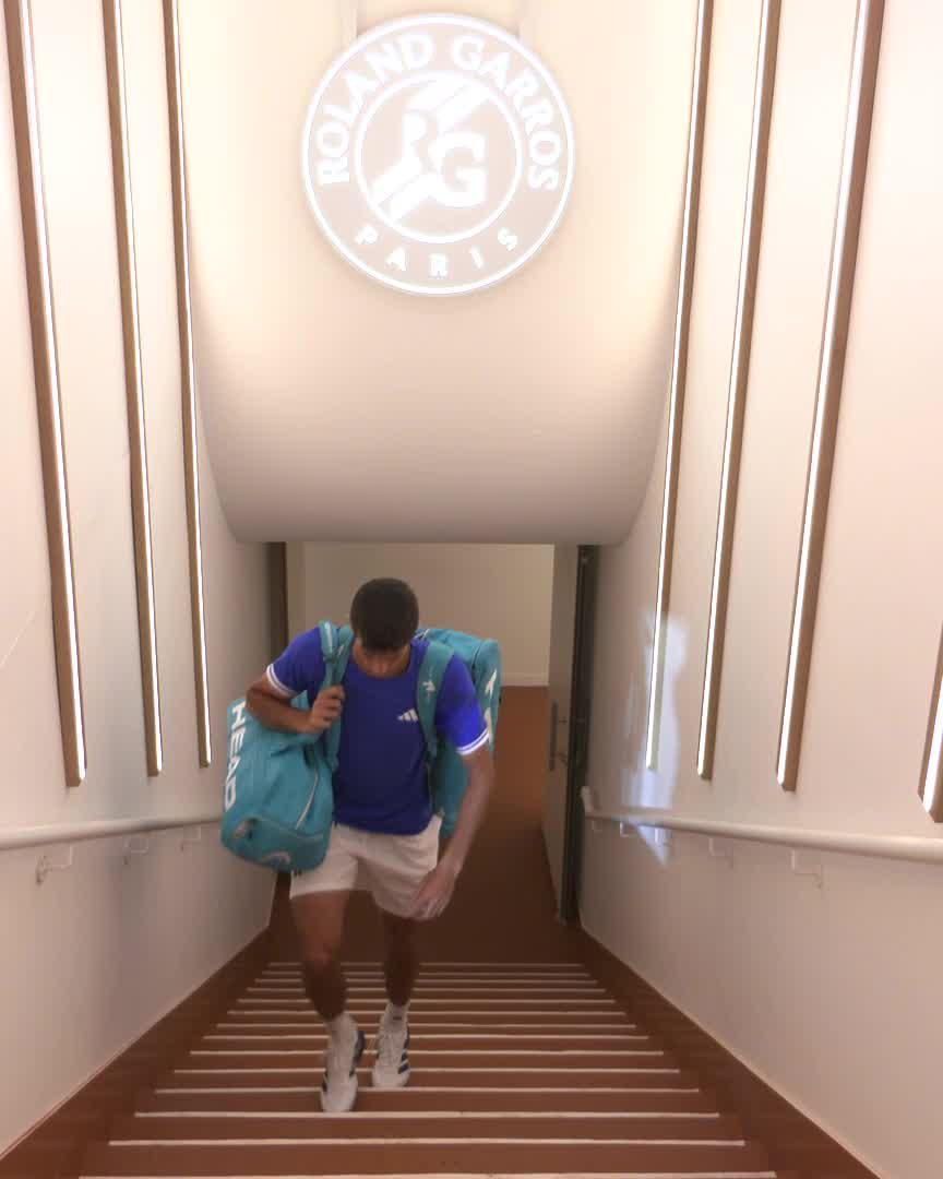 It's time for Jodar 🆚 Zverev ☄️ #RolandGarros