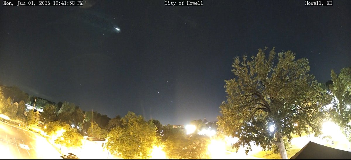 Yesterday at 10:41pm, one of the longest lasting meteors of the year occurred, traveling from south to north. Here’s another angle of it from the The City of Howell, Michigan - Government camera!