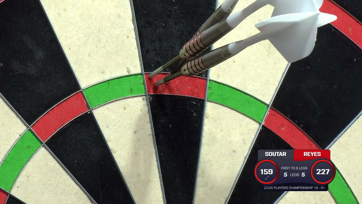 REYES PIPS SOUTAR! Cristo Reyes edges past Alan Soutar in a last-leg decider, after a dominant scoring performance from the Spaniard! 📺 #PC19
