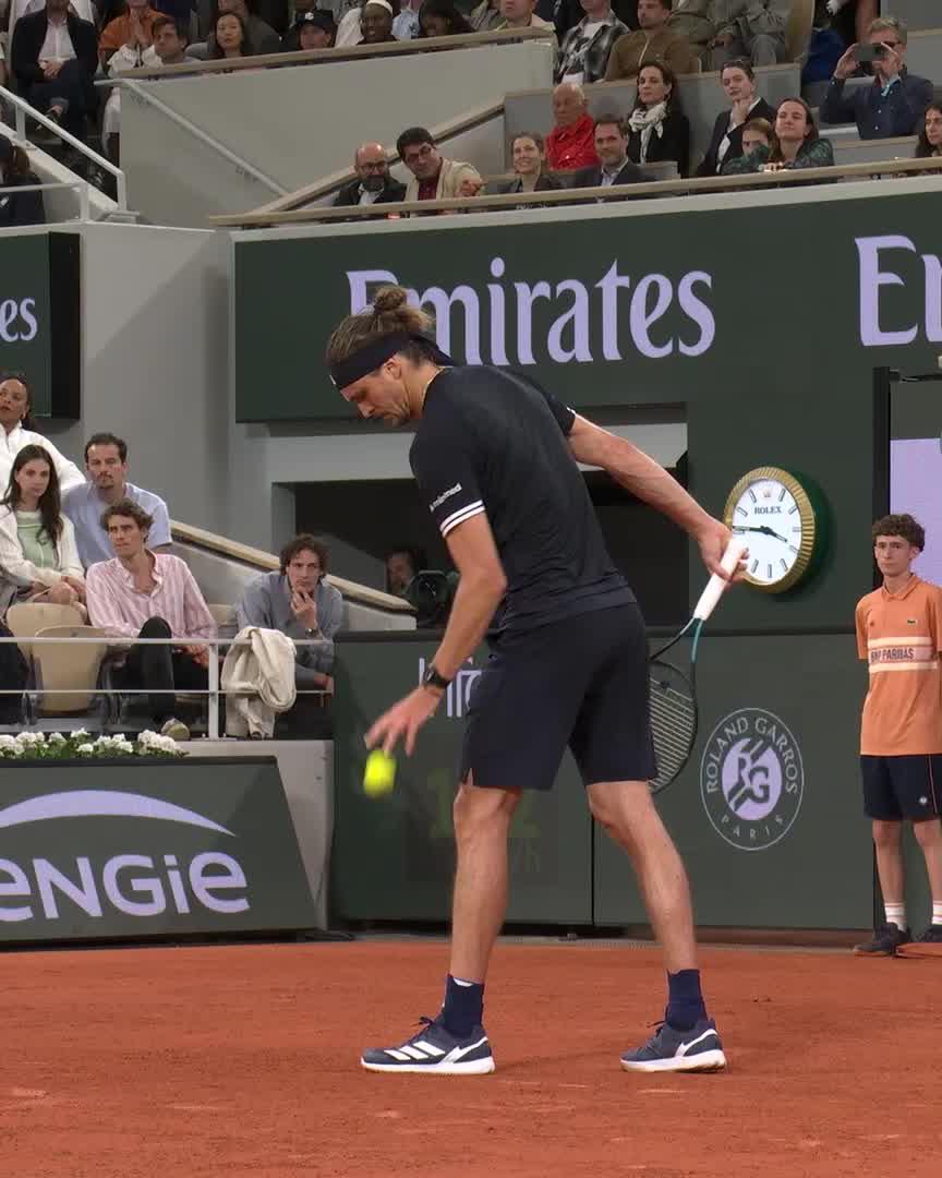 On the run and perfectly touched 🪽 #RolandGarros