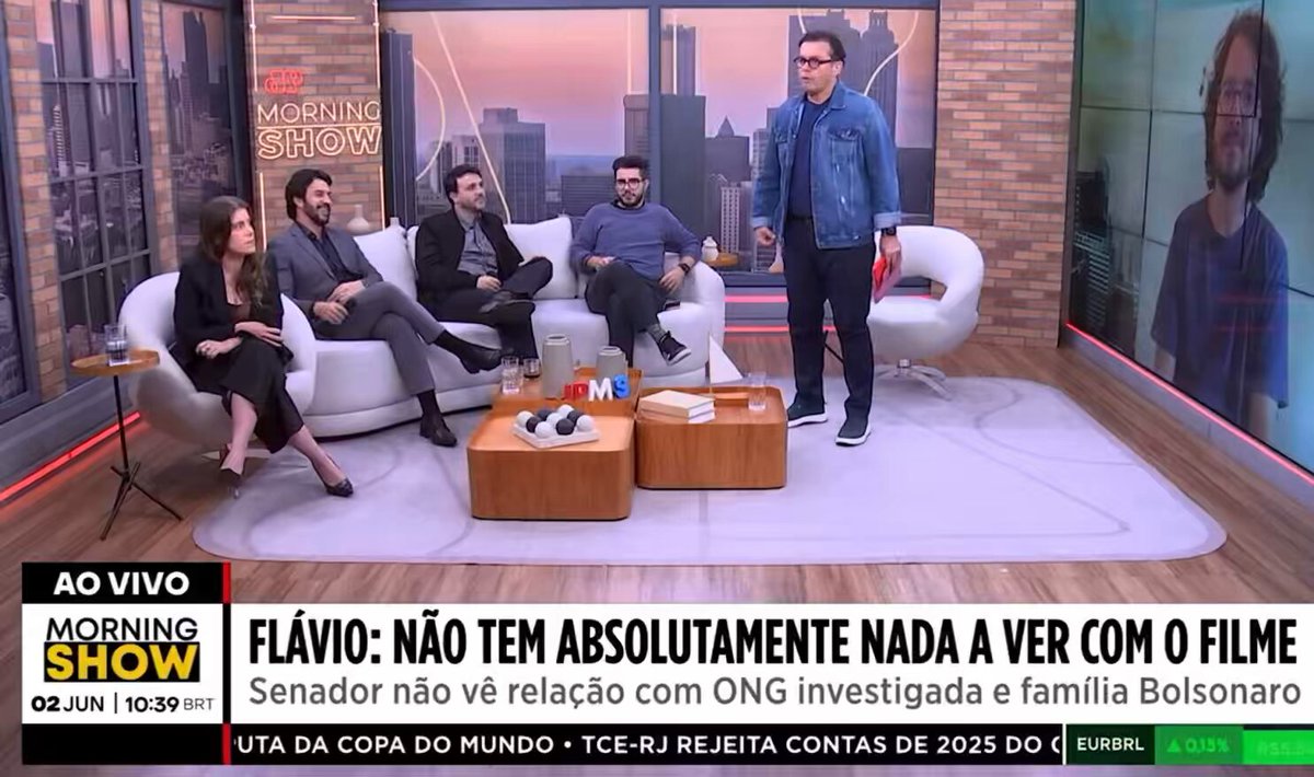 Hoje no Morning Show: “Mario Frias disse que ia prestar contas dos gastos do filme Dark Horse. Não fez isso até agora. Também não voltou ao Brasil. Essa história está se complicando cada vez mais. O filme não é uma produção holywoodiana, mas brasileira”.