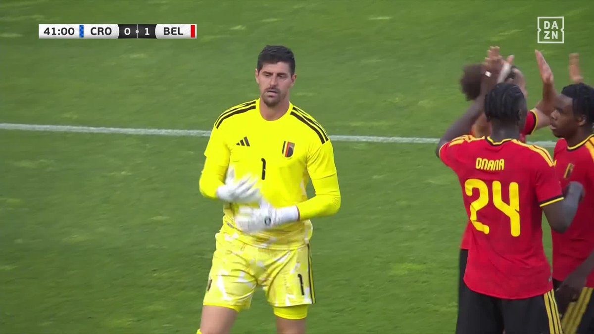 このマッチアップは熱すぎる🔥 元チームメイト同士の対戦 🇭🇷モドリッチvsクルトワ🇧🇪 絶妙のトーキックに“神セーブ”で応える! 🌍国際親善試合 🆚クロアチア×ベルギー 📱DAZN ライブ配信中 #FIFAワールドカップ #本気で楽しむならDAZN