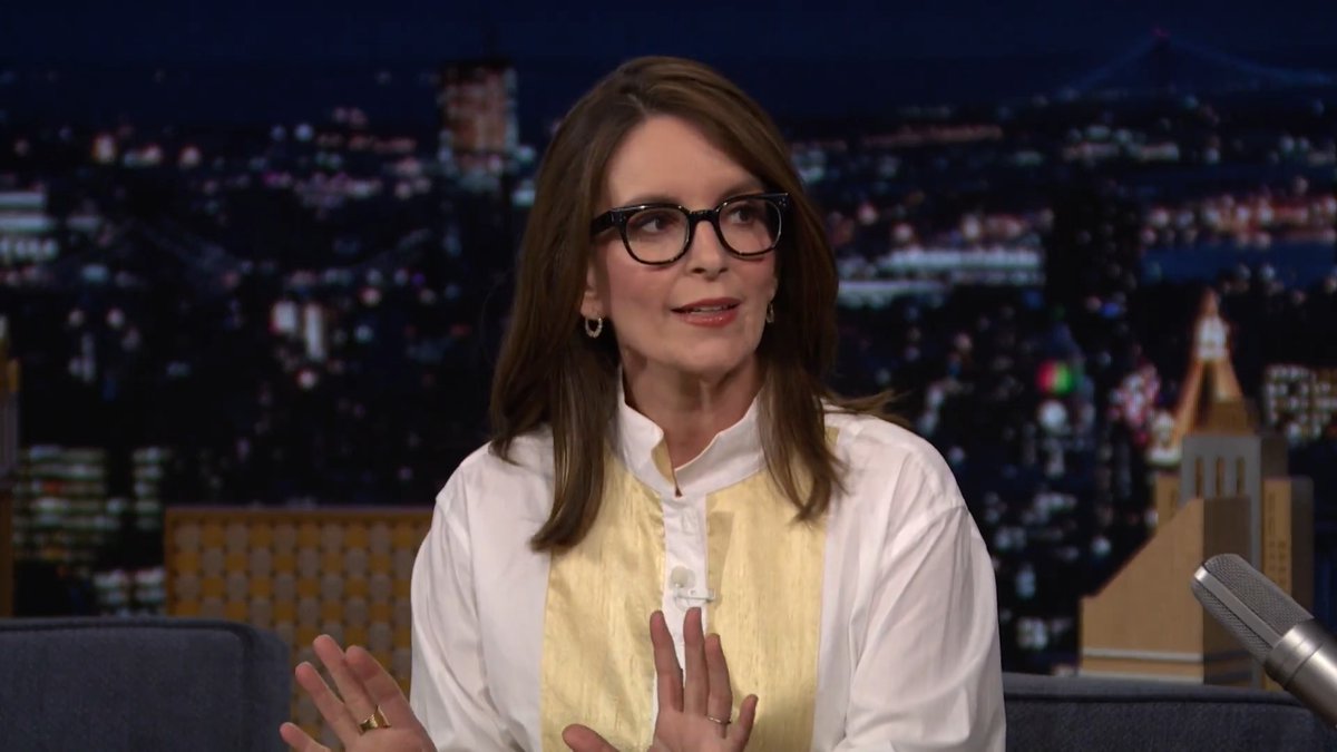 Tina Fey was excited to walk around a mall with no kids for her 25th wedding anniversary 🤣 #FallonTonight