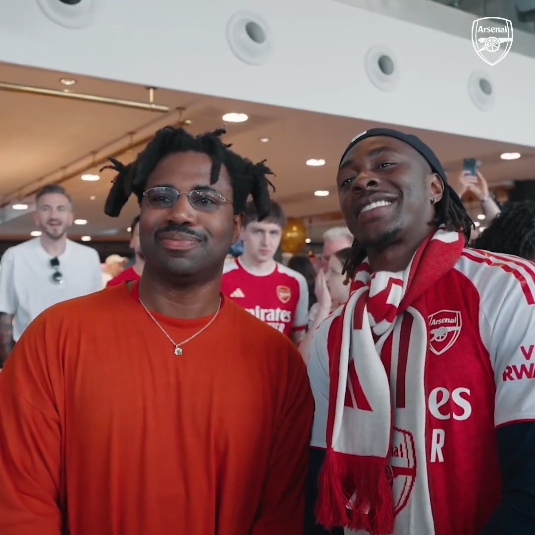 What it’s all about… Following our Champions parade, artist Sampha surprised Ebs and the rest of the squad with a live performance of ‘Indecision’ 😍