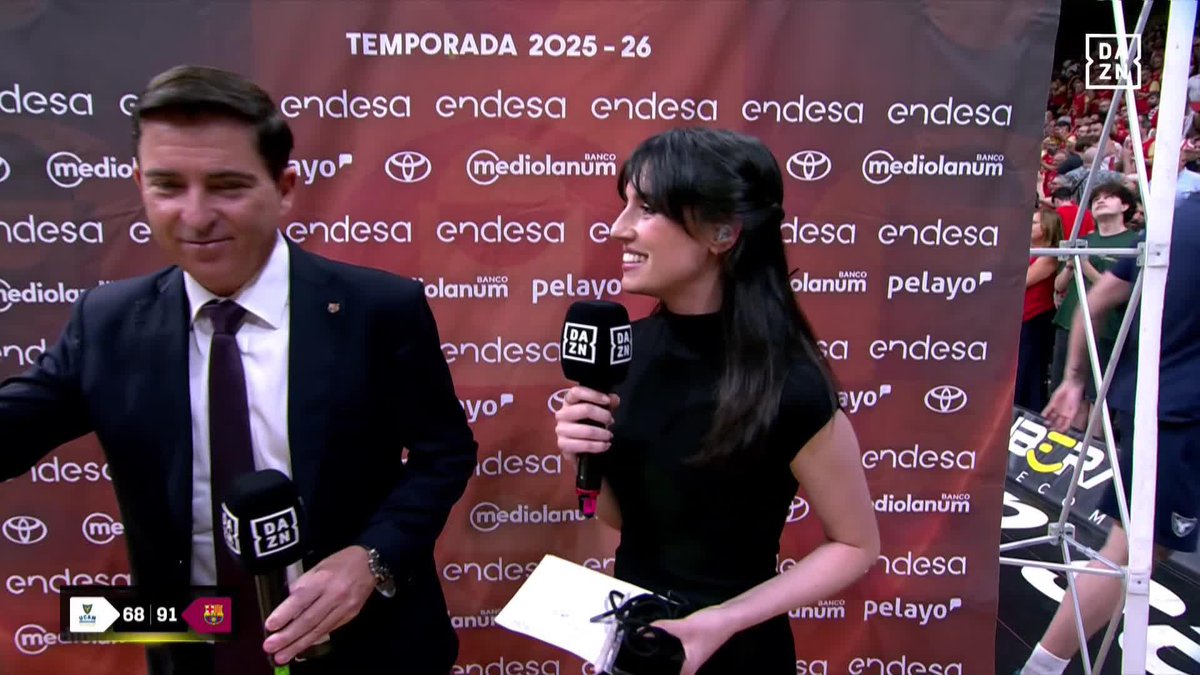 "Tenemos mucha ilusión de hacer un buen partido en casa. Cuando nos bloqueamos parece que no tenemos ganas de jugar" 🗣️ Xavi Pascual y su mensaje tras la victoria contundente del FC Barcelona contra UCAM Murcia 🔵🔴 #LigaEndesaxDAZN 🏀