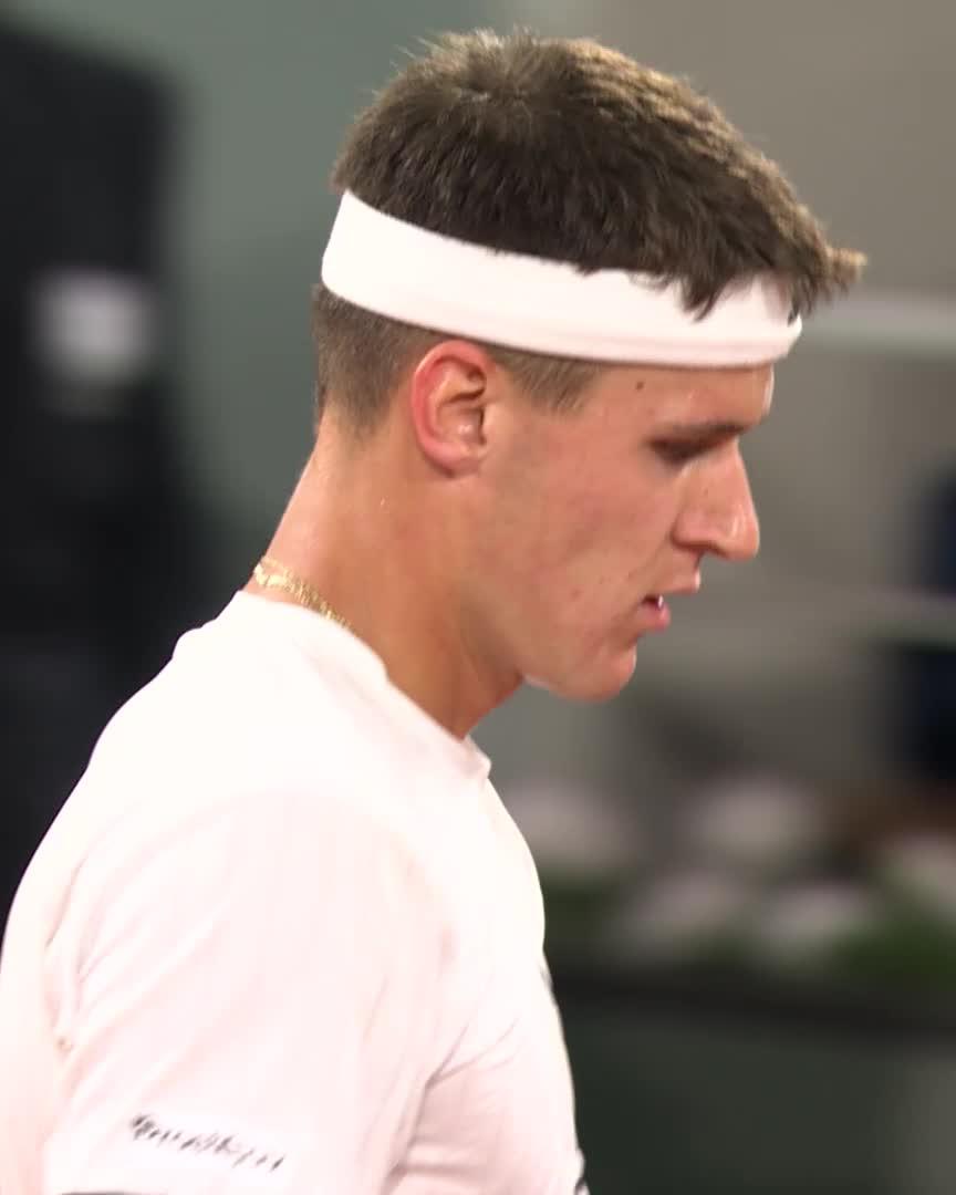 ¡Jakub Mensik le ganó el primer set a Joao Fonseca por 6-4! ¿Opiniones del partido hasta ahora?