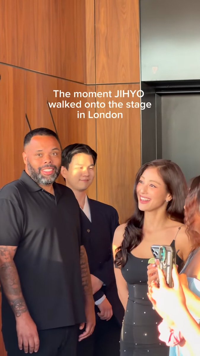 JIHYO at the MILKTOUCH event in London today.