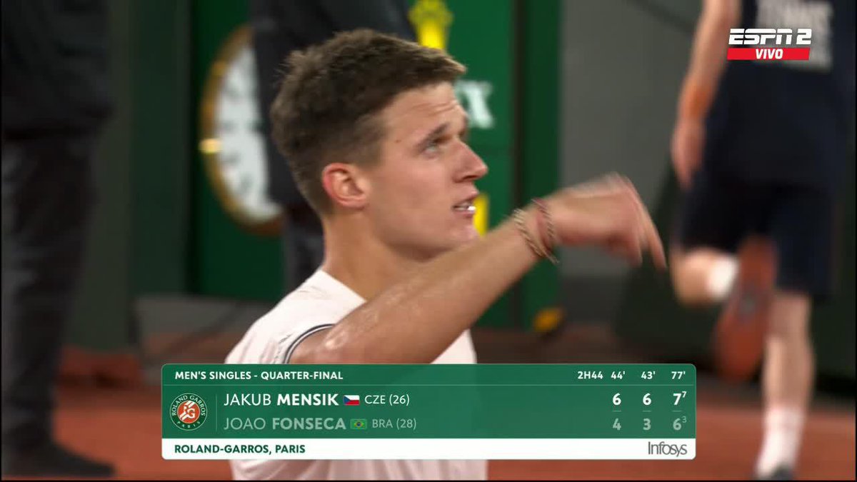 MENSIK ELIMINÓ A FONSECA Y ES SEMIFINALISTA DE ROLAND GARROS. 🇨🇿🔥 📺 Mirá #RolandGarros en el Plan Premium de #DisneyPlus.