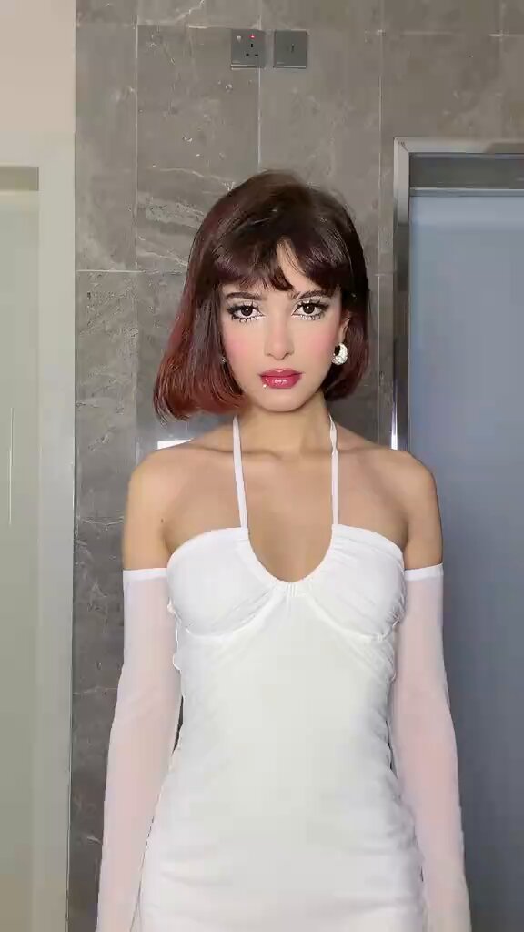 اح ياجادي على فتحة الصدر من النص مايسويها إلا القحاب 😵‍💫