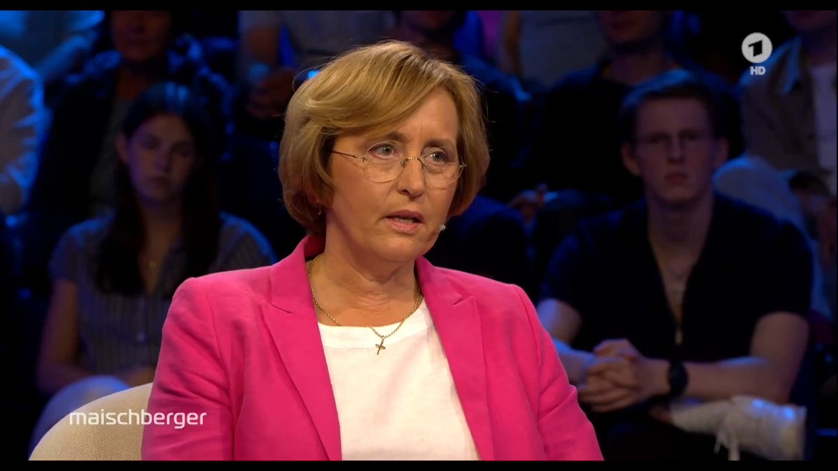 Es gebe berechtigte Zweifel daran, „ob dieses Schulsystem wirklich gerade ganz gut funktioniert“, sagt Beatrix von Storch (AfD). Keine #Schulpflicht heiße nicht, dass es keine Bildungspflicht gebe. „In den meisten europäischen Staaten“ sei das der Fall. #maischberger